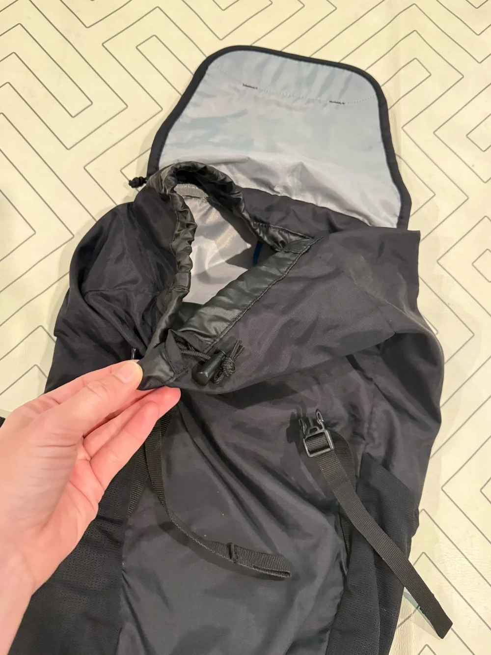 New CamelBak Black Arete 18L Hiking Hydration Backpack